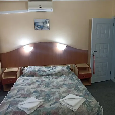 Krasi Hotel 2*